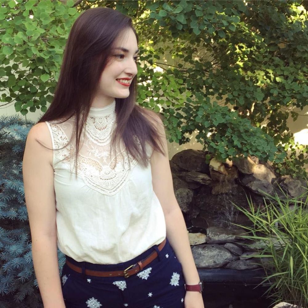 Meet your Posher, Itzel